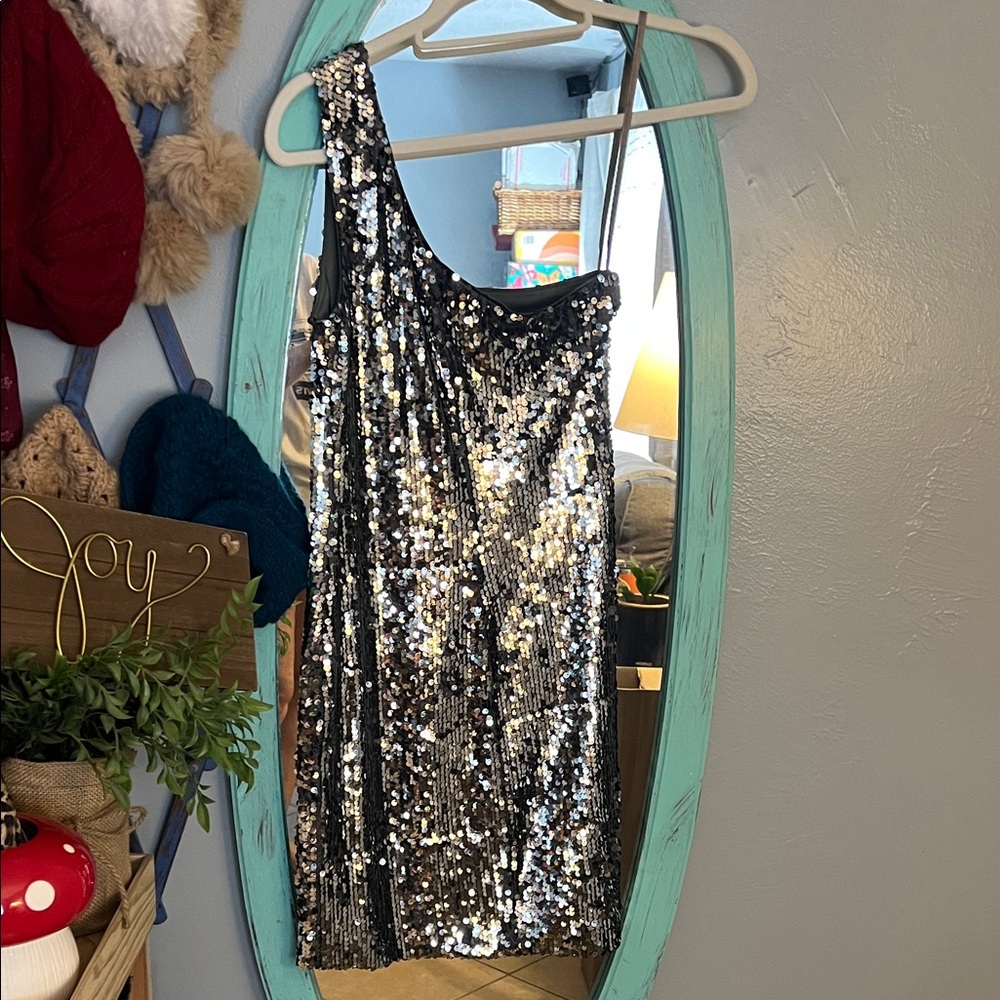 Auw Elegant Silver Dress View 3